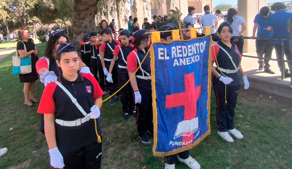 Brigada Escolar en desfile conmemorativo por Batalla de Maipú