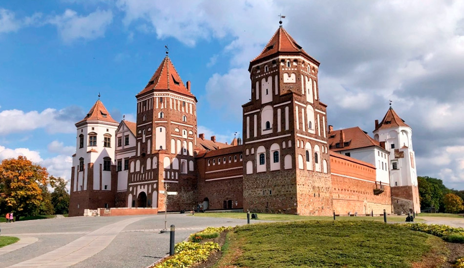 Palacio de Mir, Bielorrusia: Tour en 360º