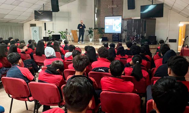 Charla de biólogo marino Renato Borras