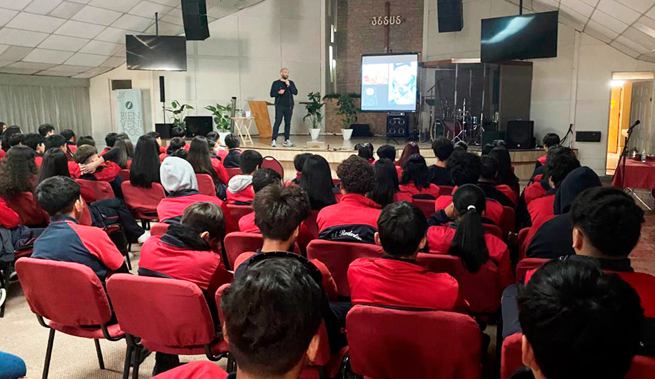Charla de biólogo marino Renato Borras