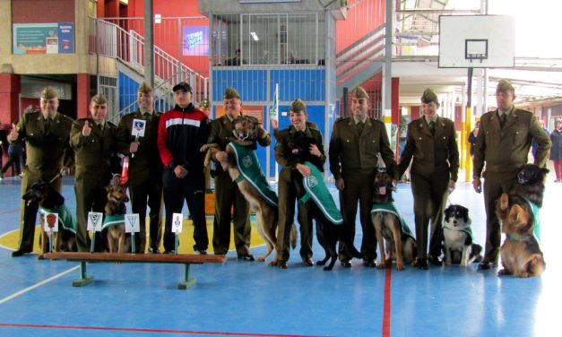 Escuadrón Canino de Carabineros visitó el Colegio