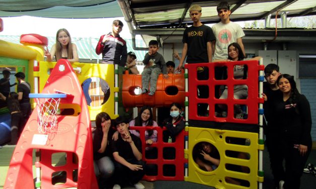 4to. Medio y Kínder comparten última actividad