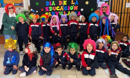 Colorida Celebración del día de las Educadoras de Párvulos