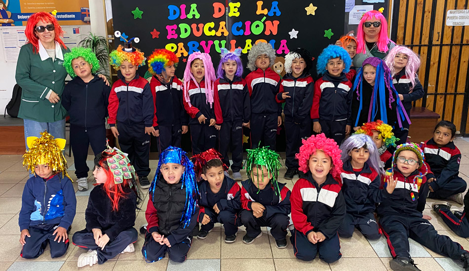 Colorida Celebración del día de las Educadoras de Párvulos