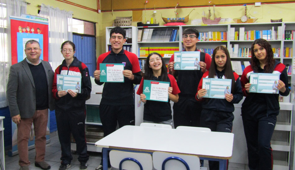 Cpech entrega Becas a 26 Alumnos de Media