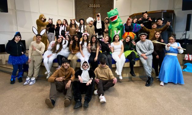 Taller de Teatro presentó Obra «Nos Quedamos Abajo»