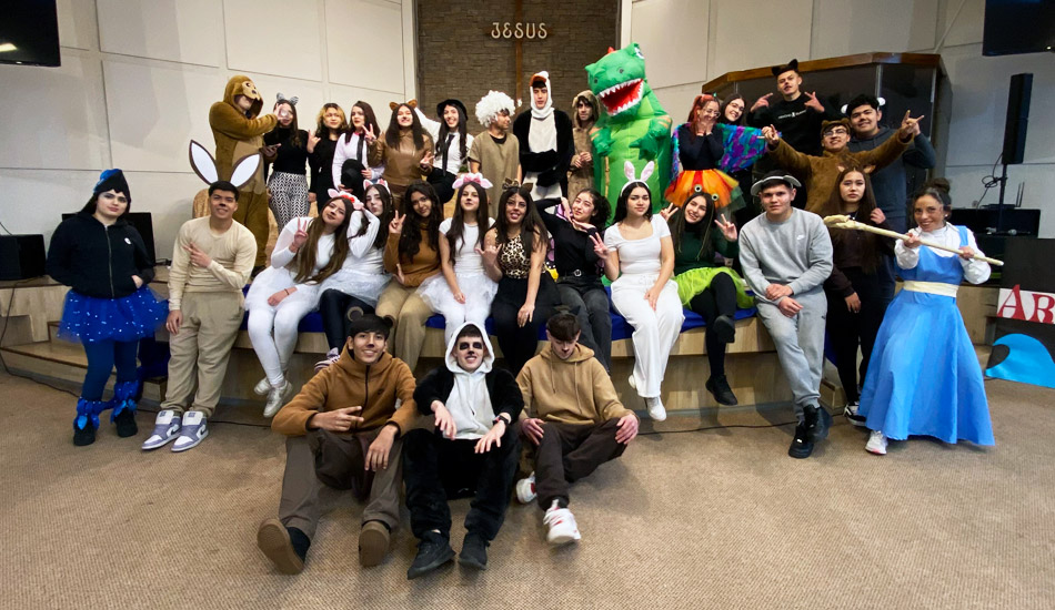 Taller de Teatro presentó Obra «Nos Quedamos Abajo»